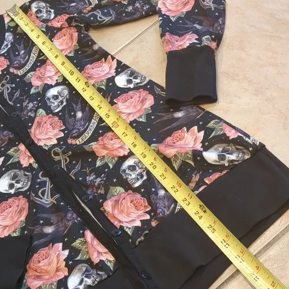 Floral Skull Print Women's Top - Picture 3 of 4